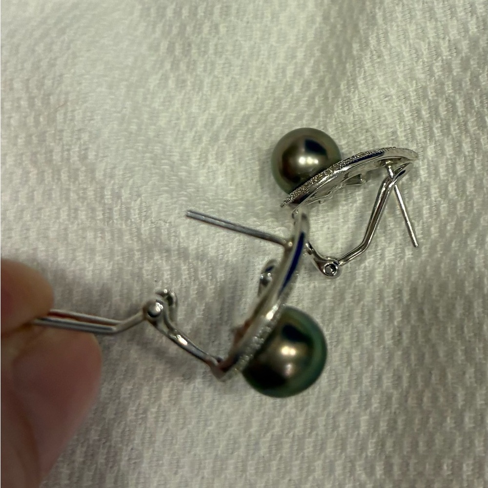 Elegant white 10k gold and Black Pearl Jewelry Set - Picture 8 of 11